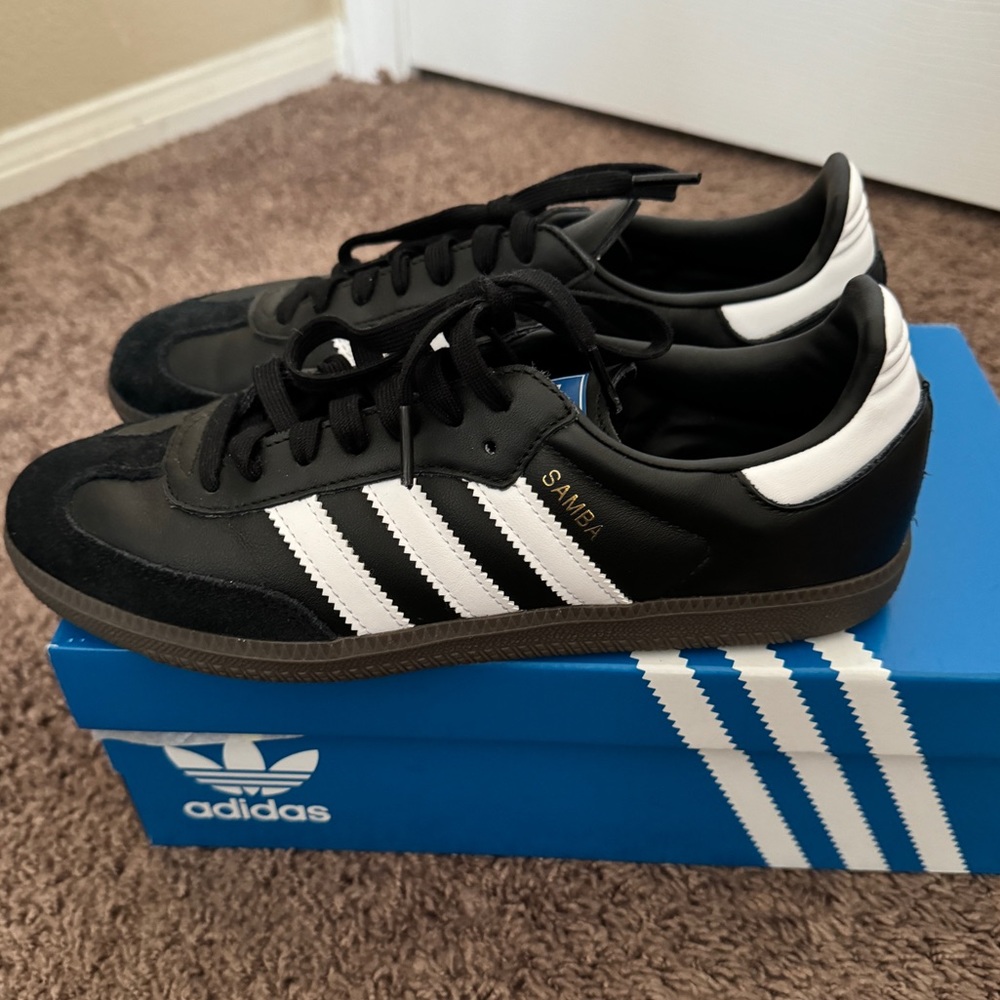 EUC Adidas Sambas - Black & White - Size 7.5 M US / 8.5 W US